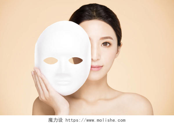 面部面具的年轻妇女面孔的概念面部清洁脸部面部补水